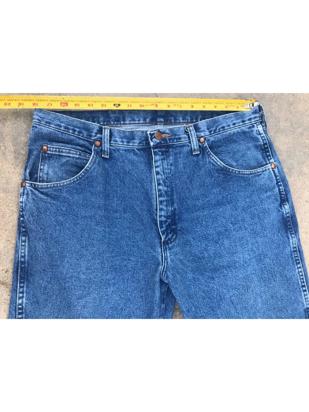 Wrangler Regular Fit Men's Jeans 36 x 32 Blue Medium Wash Straight Leg RN 130273